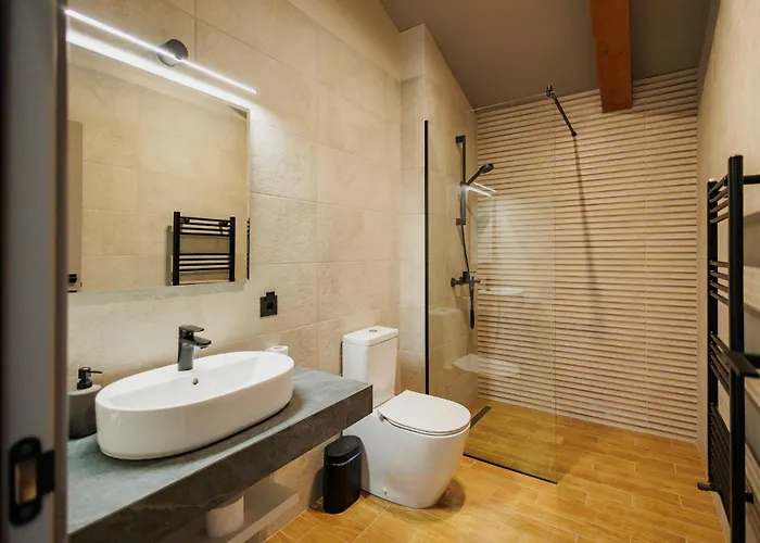 Луксозна вила Local