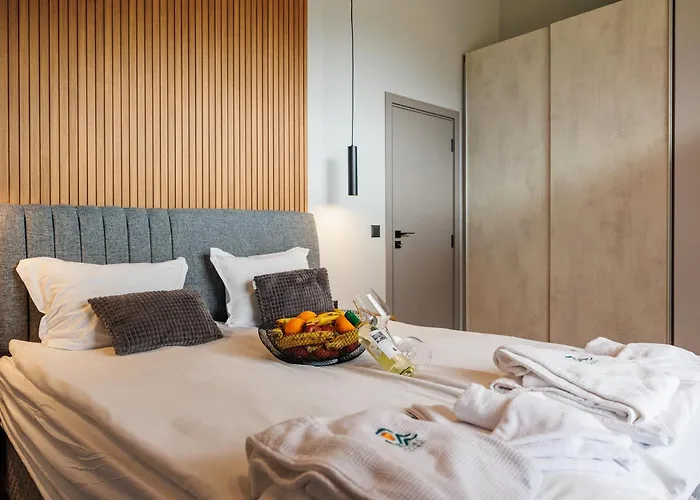 Луксозна вила Local